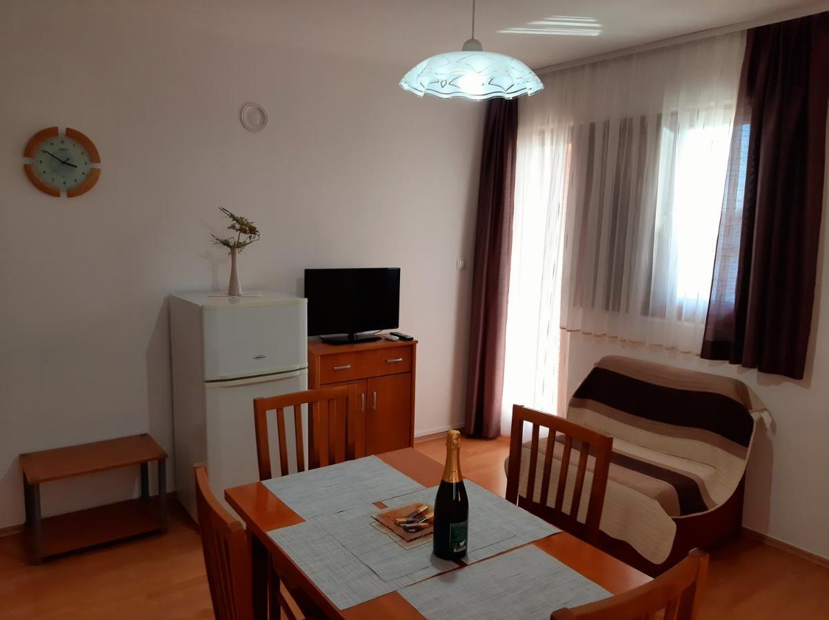 Apartments Agrijan Maslenica Exterior photo